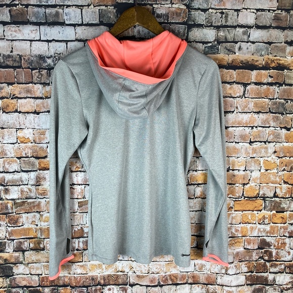 The North Face Hooded Sweatshirt - Picture 2 of 7